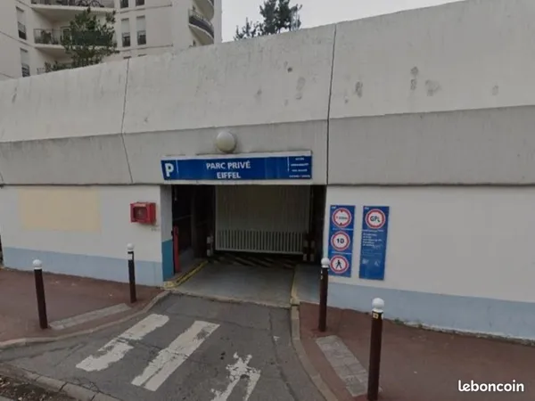 Place parking sécurisée au pied du métro Créteil Echat et de l'hopital Henri Mondor