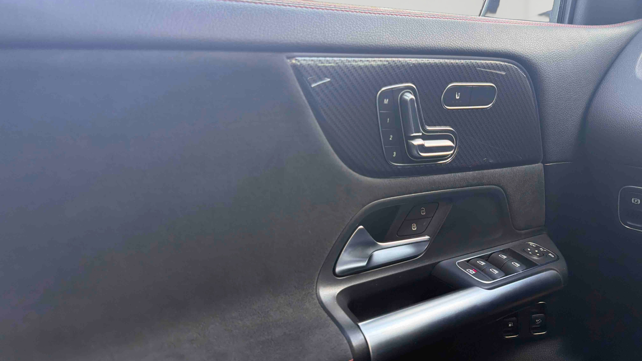 Mercedes GLA 250 e 8G-DCT — photo 16