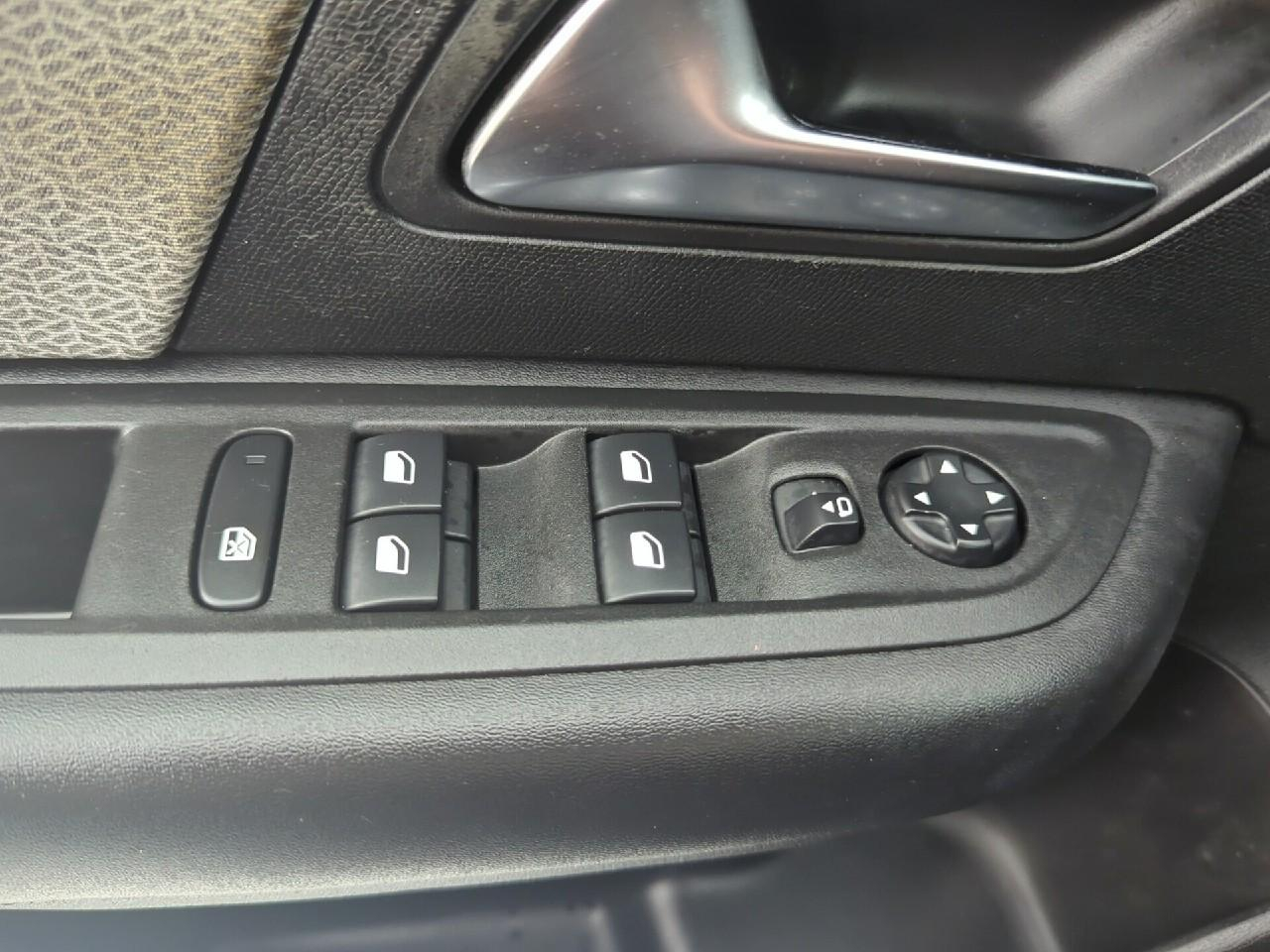 Citroën C4 bluehdi 130 s&s eat8 feel pack — photo 27