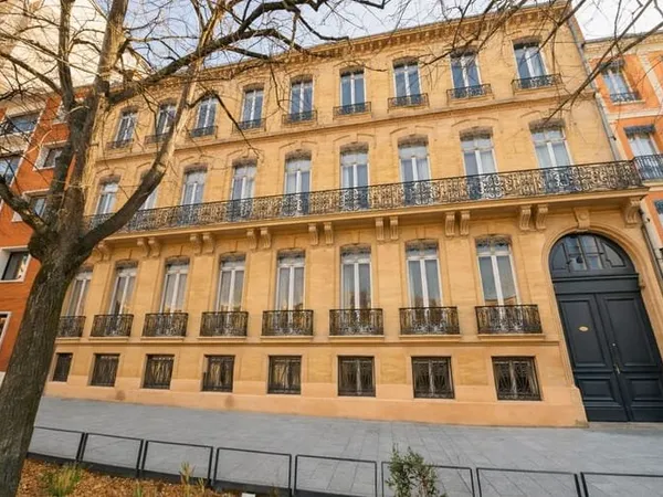 Bureau 5 pièces 227 m²