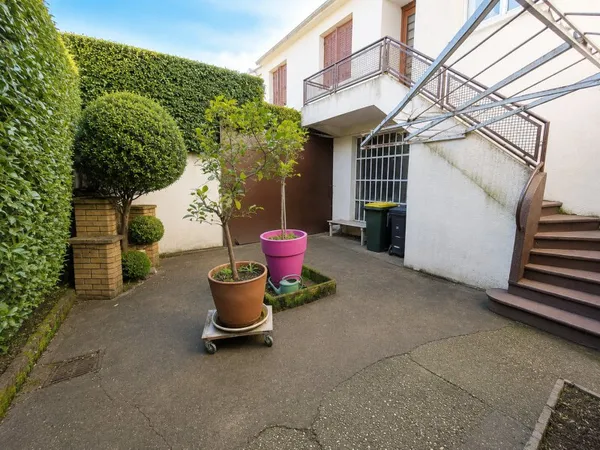 Maison 13 pièces 220 m²
