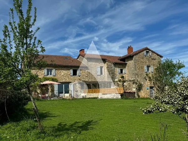 Maison 7 pièces, 4 chambres de 218m2 sur un terrain de 2205m2