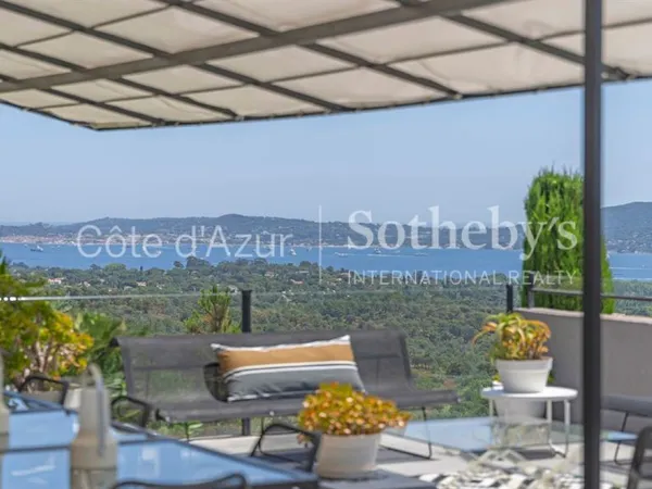Villa avec vue mer panoramique à vendre à Grimaud dans un domain