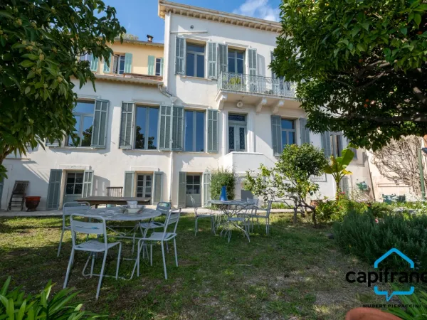 Appartement 6 pièces 150 m²