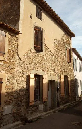 Maison de village en pierres à Sainte Valière