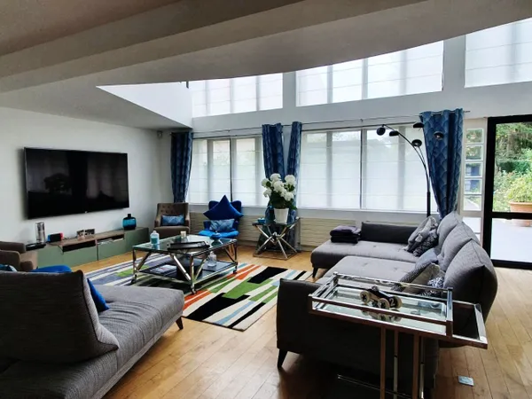 Maison 7 pièces 274 m²