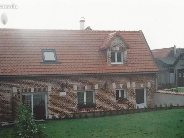 Maison à louer à Démuin
