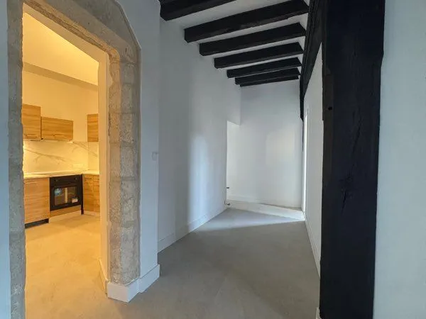 Appartement T3 rénové à cordes sur ciel