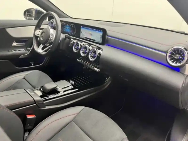 Mercedes Cla 200 d amg line — photo 17