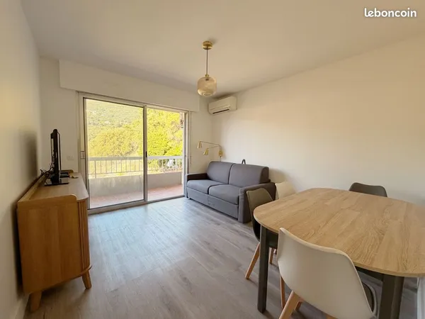 Studio 1 pièce 28 m²