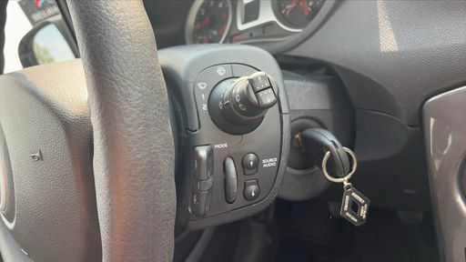 Renault Clio 1.5 DCI 90 - Expression – 2012 – 144000 km – Diesel – Boîte Manuelle — photo 7