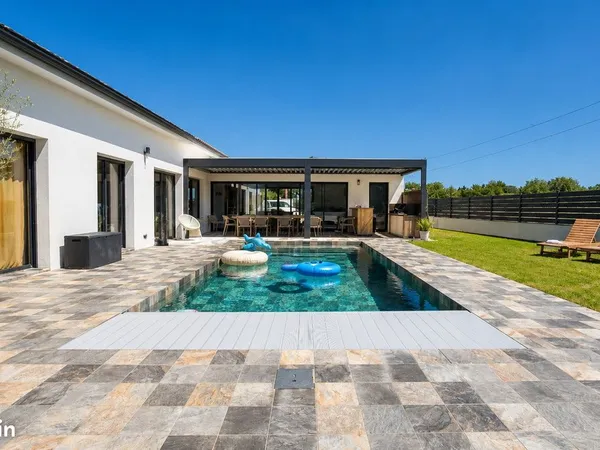Villa 6 pièces 220 m²