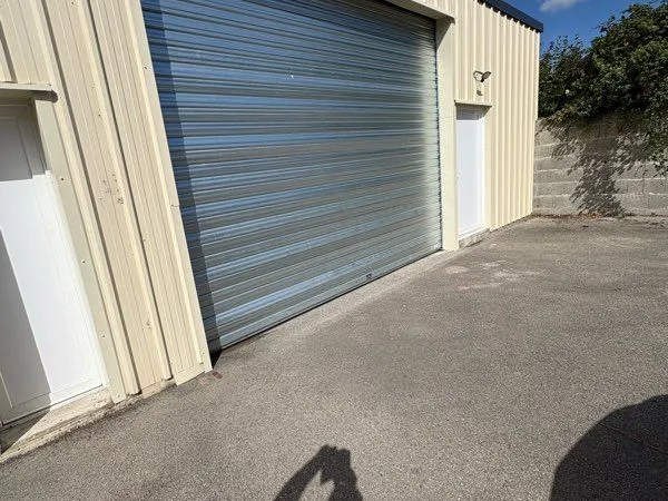 Garage /hangar / local commercial
