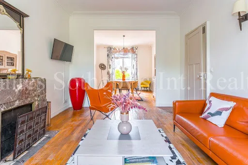 Maison 7 pièces 235 m²