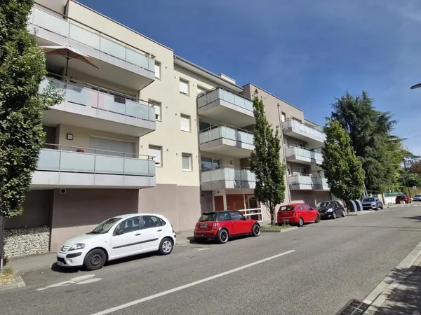 LOCATION APPARTEMENT 2 PIECES A BOURGOIN