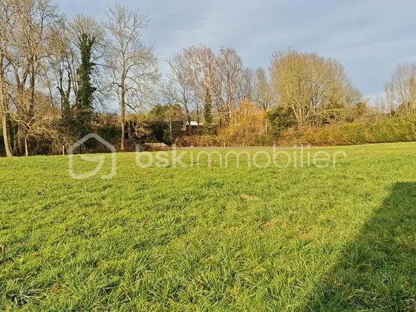 Parcelles constructibles dans village au calme
