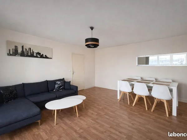 Appartement 3 pièces - 81,65 m² - Gare Chartres à 2 min à pied - Balcon - Parking
