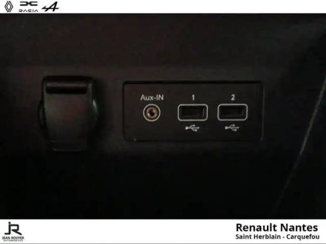 Renault Clio 1.0 tce 90ch evolution — photo 8
