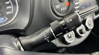 Toyota Yaris 69 VVT-i Dynamic 5p — photo 25