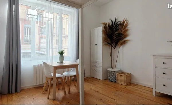 Studio meublé très lumineux avec mezzanine