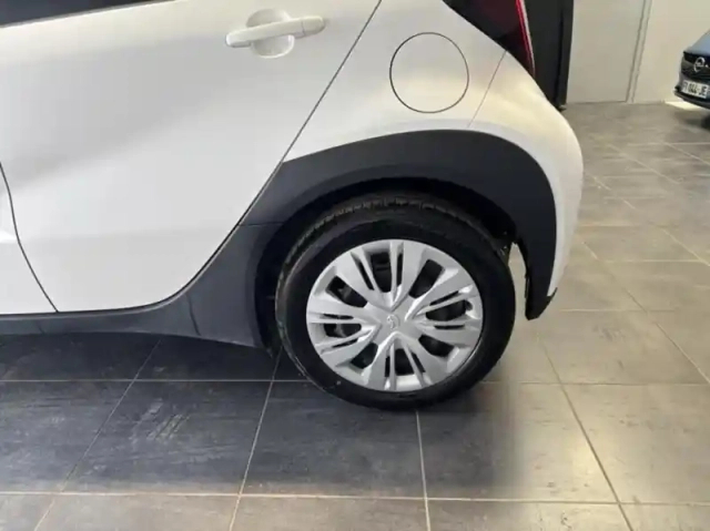 Toyota Aygo X 1.0 vvt-i 72ch dynamic my23 — photo 10