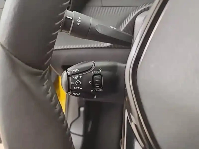 Peugeot 208 puretech 75 s&amp;s bvm5 — photo 25