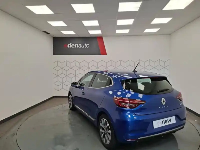 Renault Clio e-tech 140 - 21 — photo 17