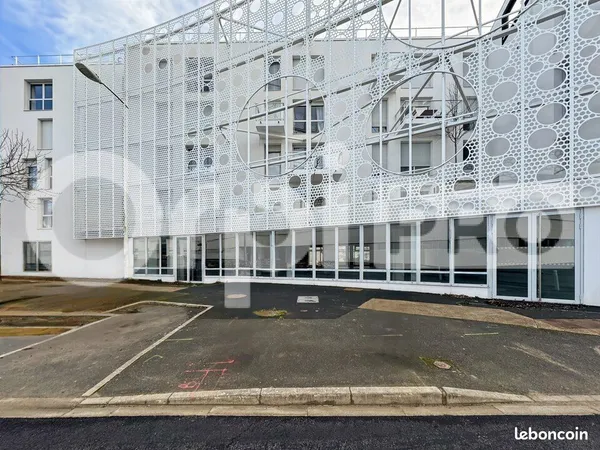 Local d'activité 576 m²