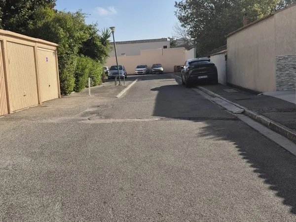 Marignane ' GARAGE '