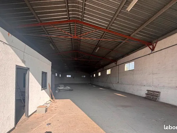Entrepôt / Local d'activité de 600 m² à louer - Terrain de 2 000 m² (extensible) - 3 400€ HT/mois
