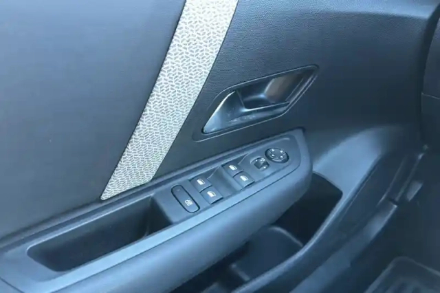 Citroën C4 puretech 130 eat8 — photo 20