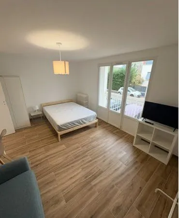 CHAMBRE MEUBLÉE DE 24 m² AVEC BALCON PRIVATIF - COLOCATION À CRÉTEIL