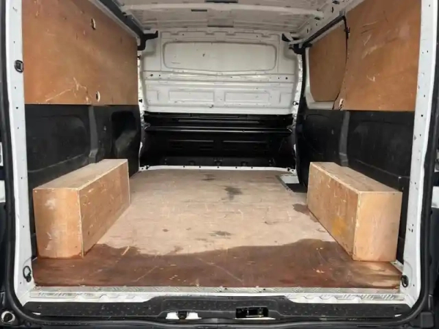 Renault Trafic fg l1h1 2t8 2.0 blue dci 110ch confort — photo 9