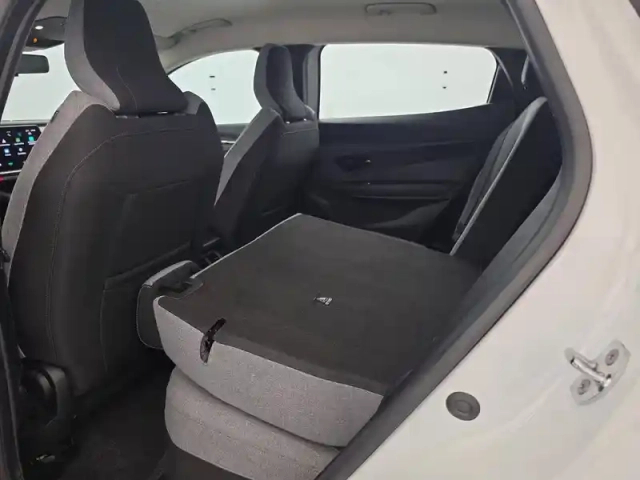 Renault Megane e-tech ev40 130ch standard charge — photo 15