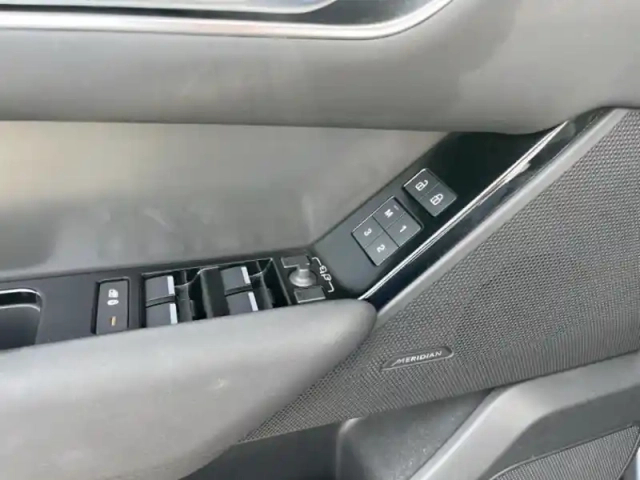 Land Rover Range Rover velar 2.0 p400e 404ch phev r-dynamic se awd bva — photo 10