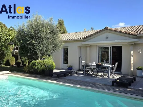 Maison 6 pièces, 130 m2 habitables sur joli terrain arboré avec piscine