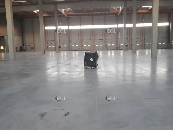 Local logistique 8 200 m²