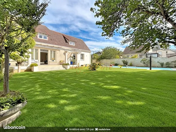 Maison 8 pièces 205 m²
