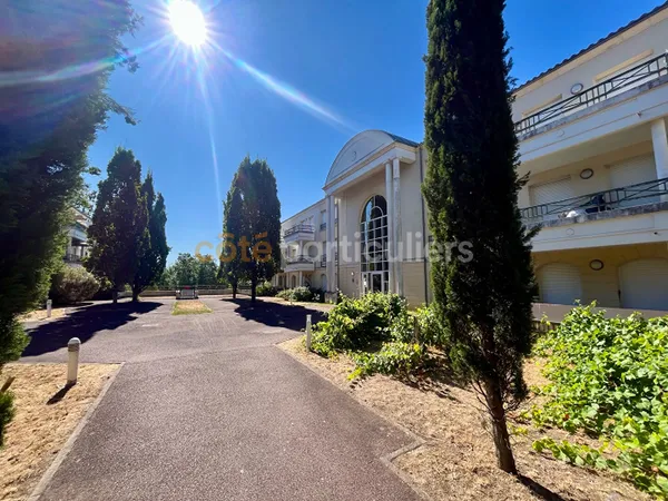 Appartement à rafraichir avec 2 chambres