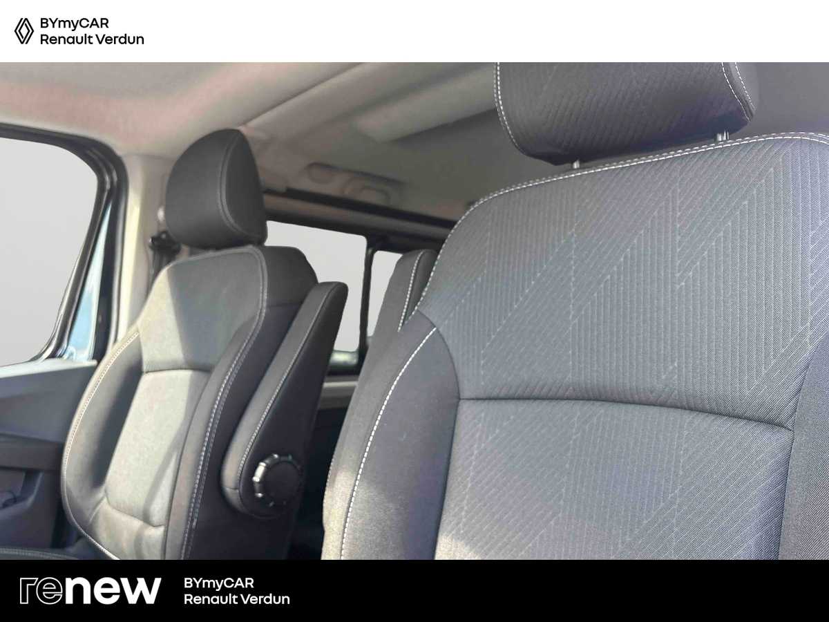 Renault Trafic Blue dCi 150 — photo 11