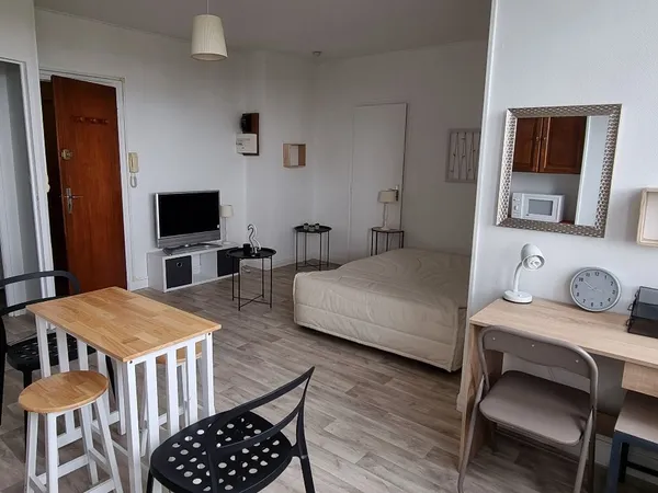Loue studio meublé