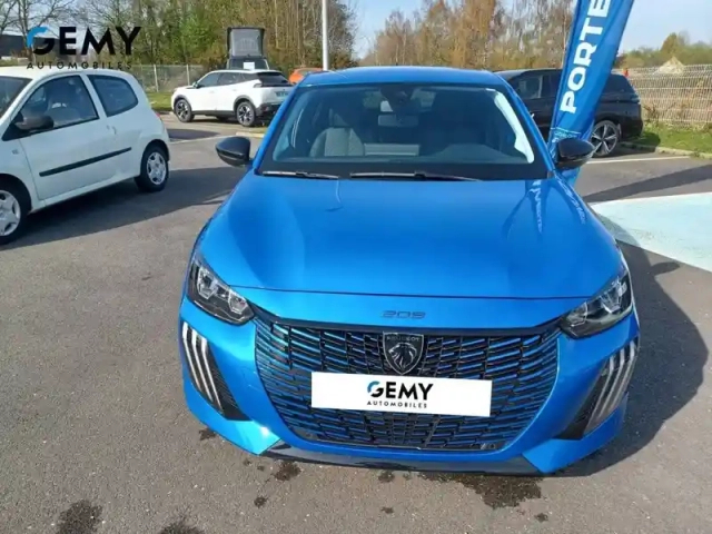 Peugeot 208 puretech 100 s&amp;s eat8 — photo 2