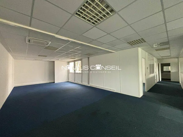 Bureaux 296 m²