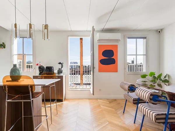 Appartement rénové dernier étage avec vue à Toulouse