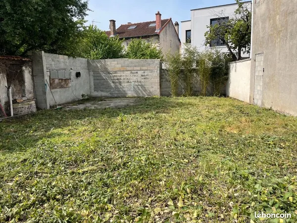 Terrain 217 m² LA VARENNE SAINT HILAIRE