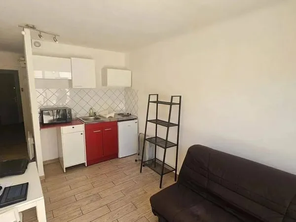 Studio 1 pièce 17 m²