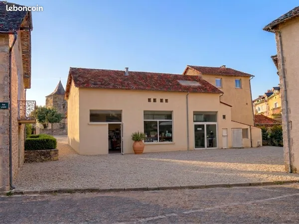 Magasin et sous sol centre bourg