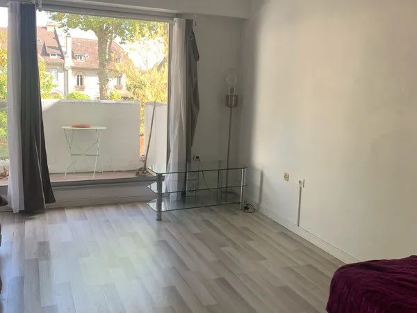 Studio meublé avec terrasse 830 cc