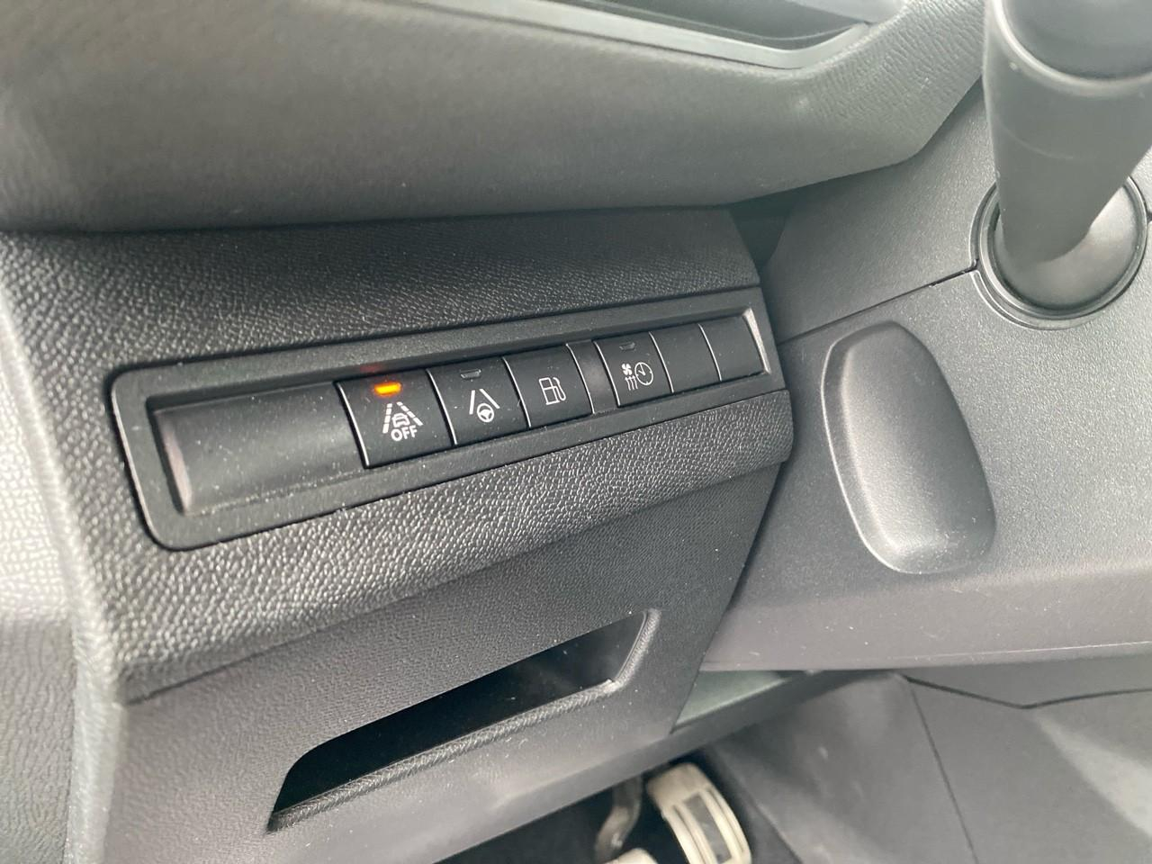 Peugeot 3008 hybrid 225ch allure pack e-eat8 — photo 12