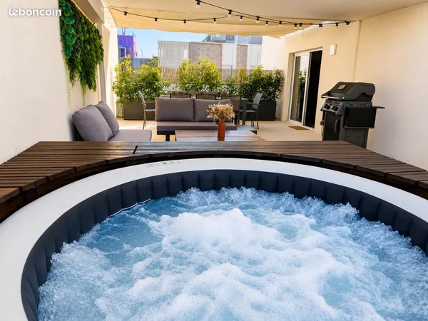 T4 de 76,5 m² avec terrasse de 44,5 m², jacuzzi — Métro D au pied de la résidence